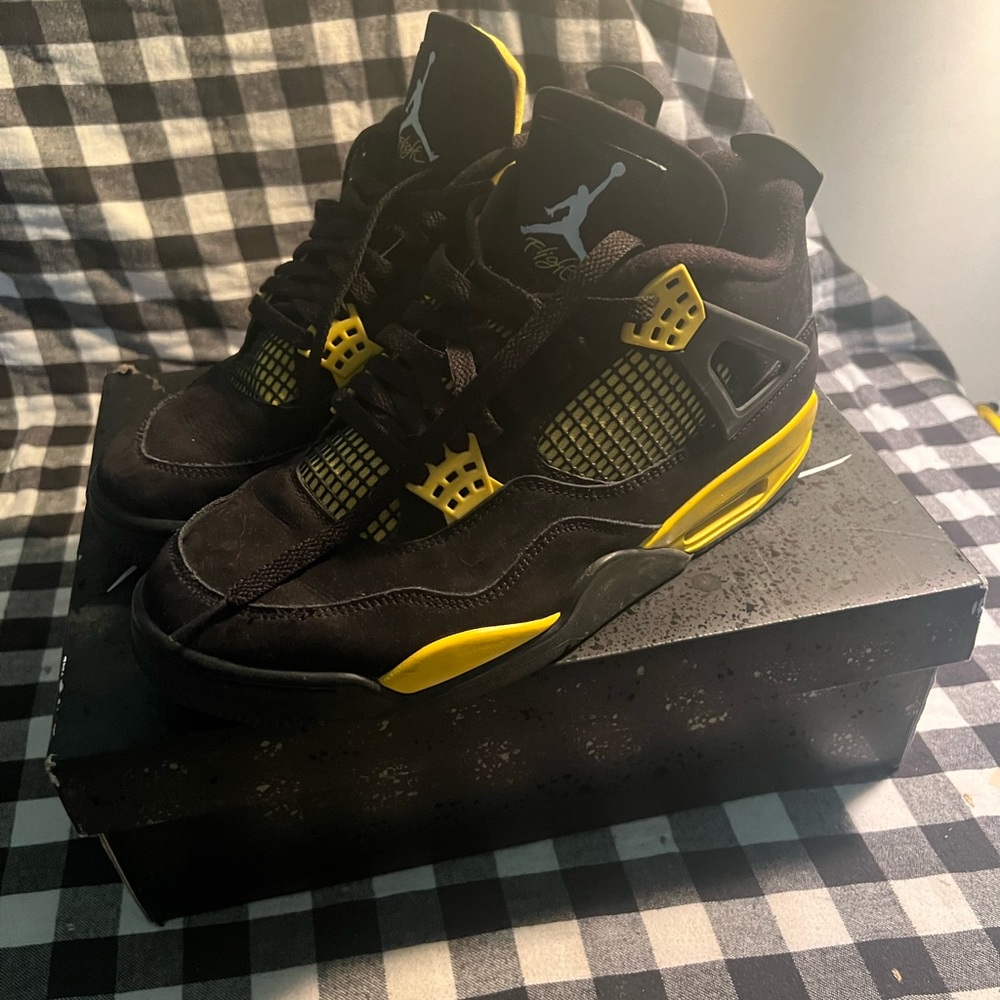 Jordan Retro 4’s